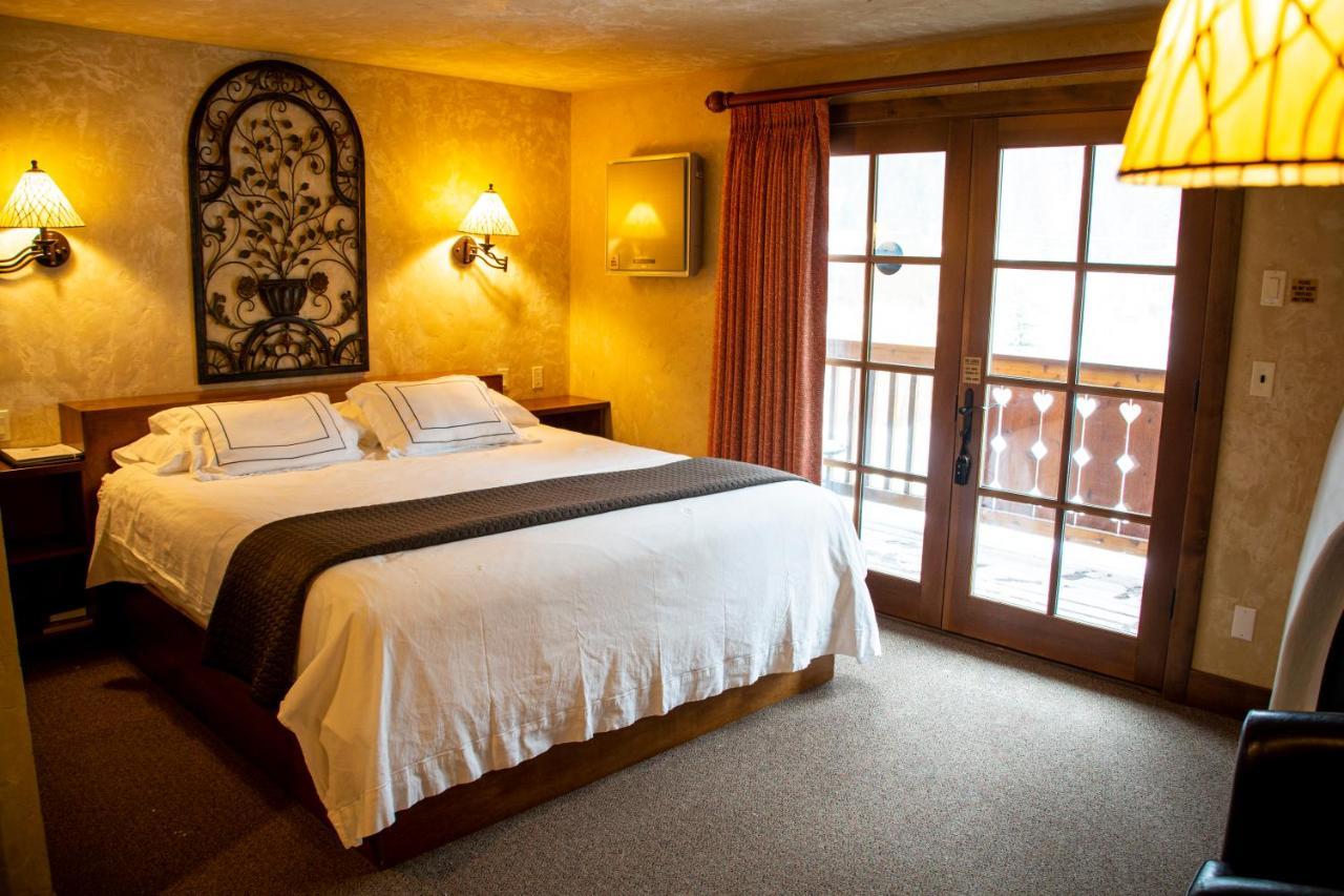 Hotel Chateau Chamonix Georgetown Exterior photo