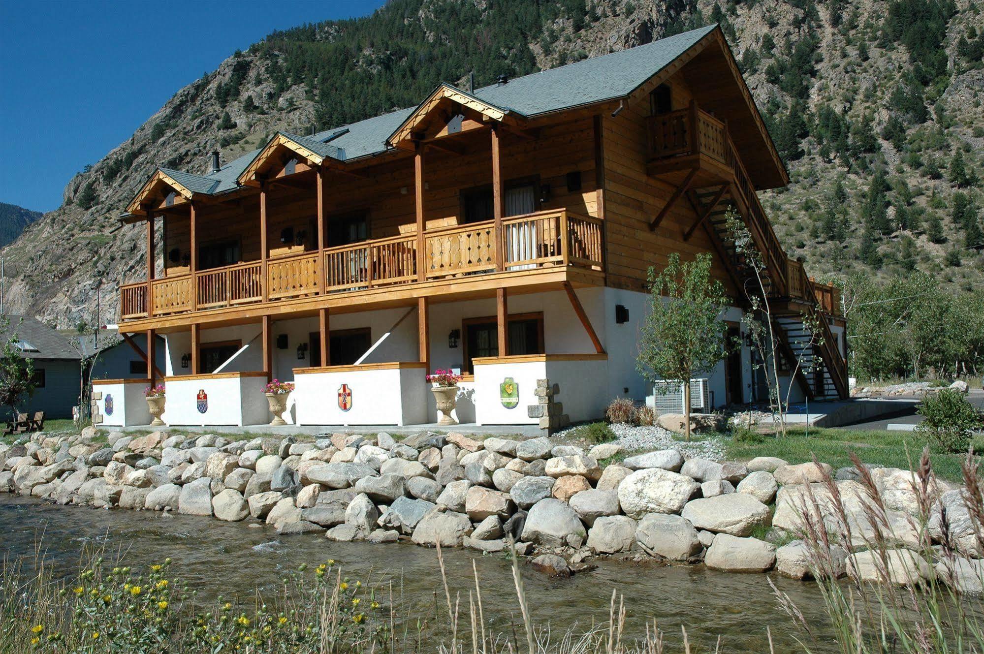 Hotel Chateau Chamonix Georgetown Exterior photo