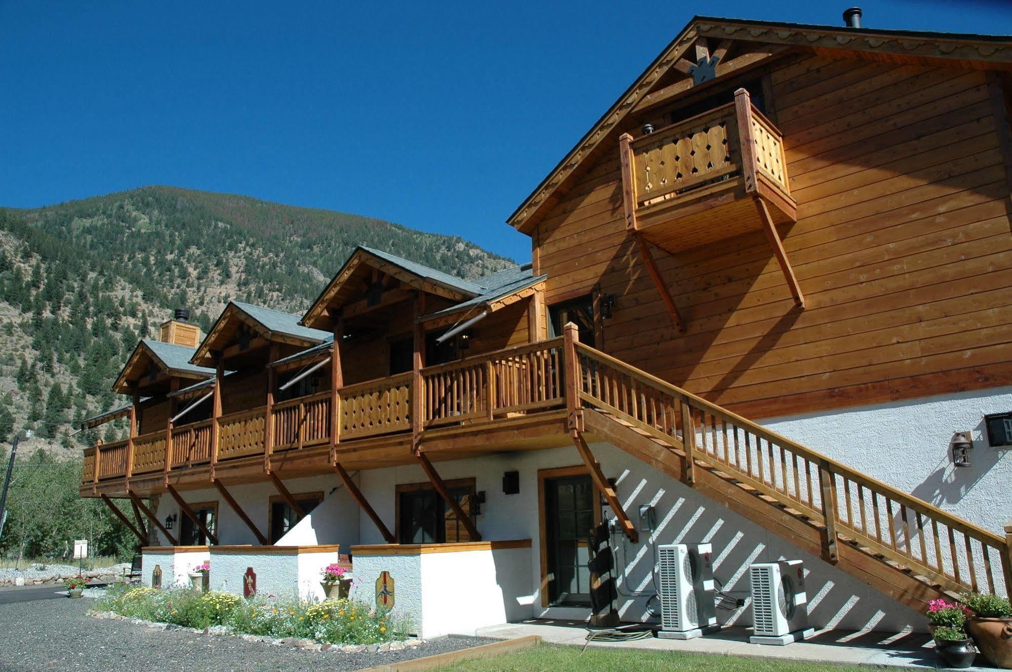 Hotel Chateau Chamonix Georgetown Exterior photo